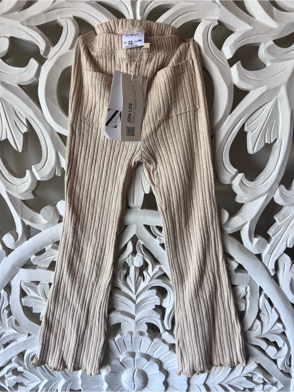 NWT Zara Size 3-4 Cream Ribbed Flared Kids Leggings